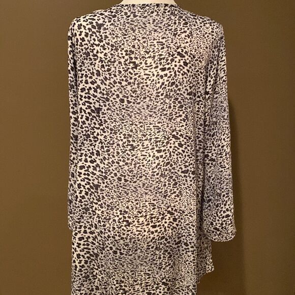 Black & White Leopard Print Kimono - Picture 5 of 8